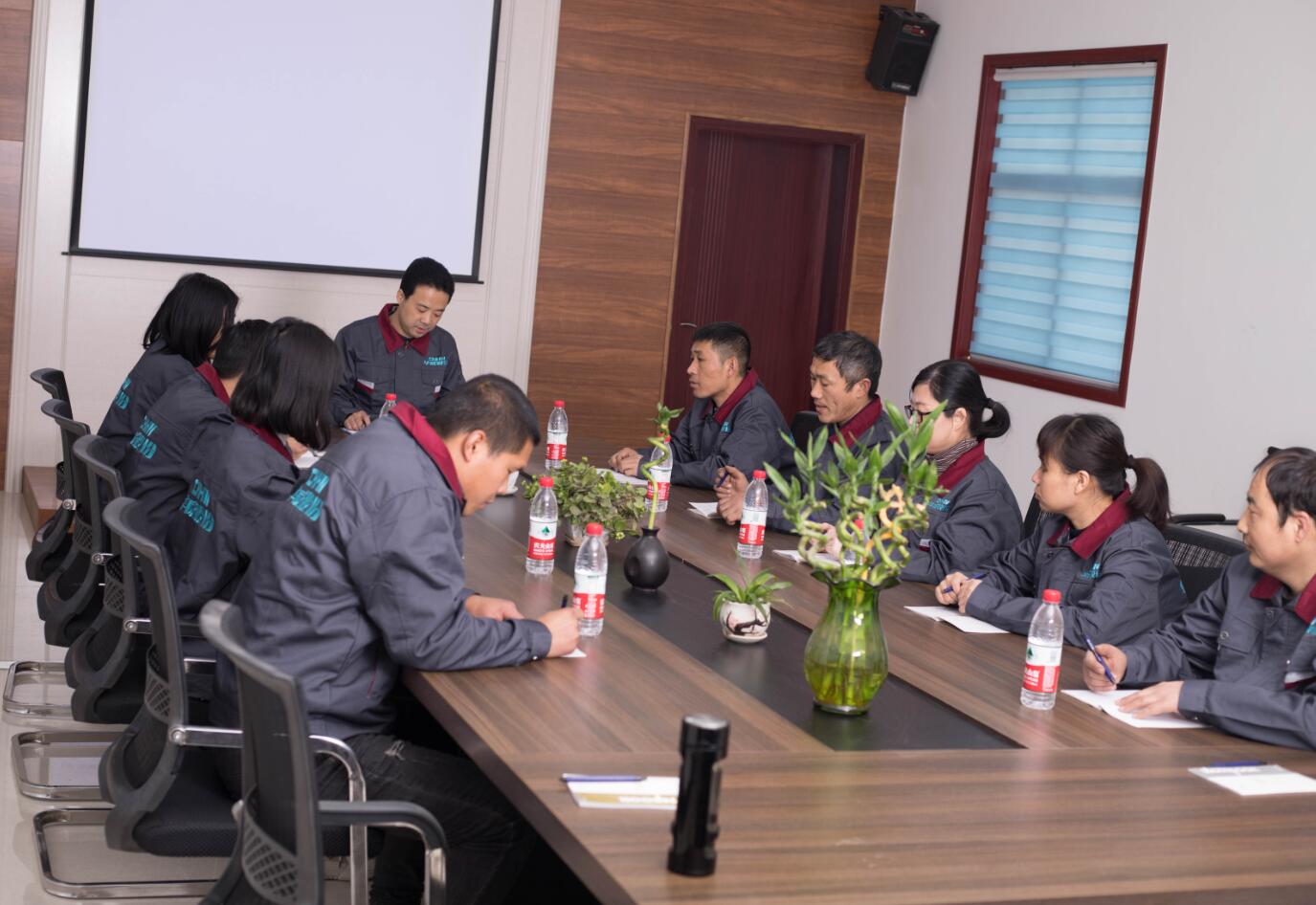 <a href=http://dumuqiao.net.cn/xjjt/ target=_blank class=infotextkey>橡膠接頭</a>實(shí)心纏繞